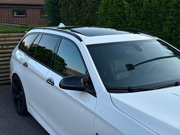 BMW 520d 2 of 5