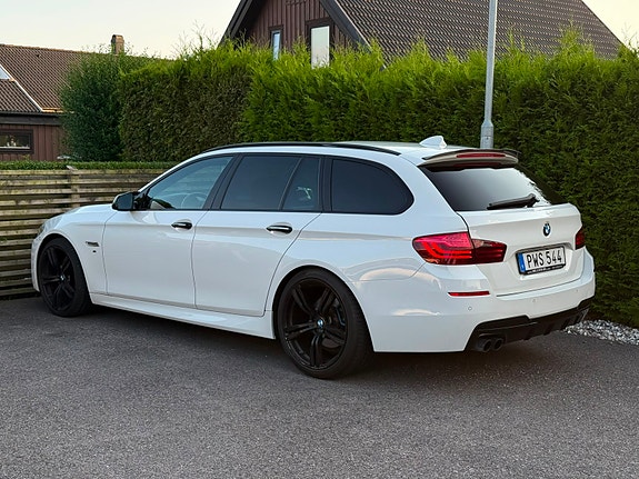 BMW 520d 3 of 5
