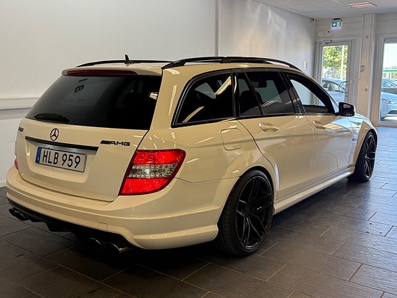 Mercedes-Benz C63 11 of 11