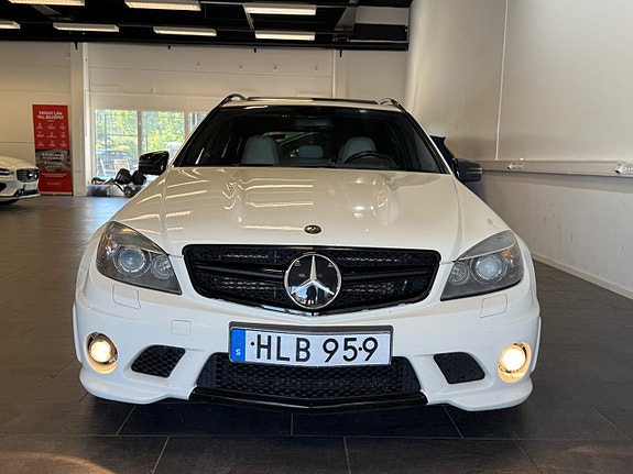 Mercedes-Benz C63 3 of 5