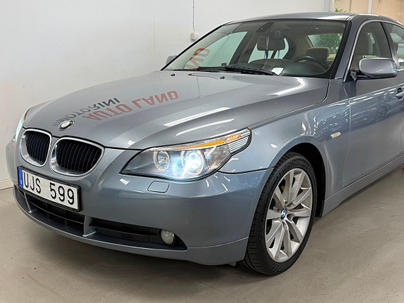 BMW 520i 3 of 5