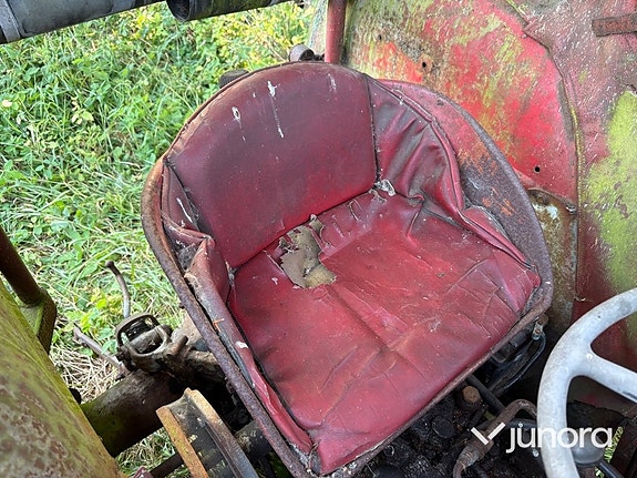 Traktor - Massey Ferguson, MF 35 14 of 30