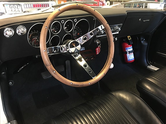 Chevrolet Corvair 2 of 5