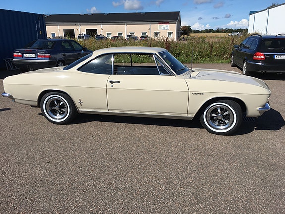 Chevrolet Corvair 4 of 5