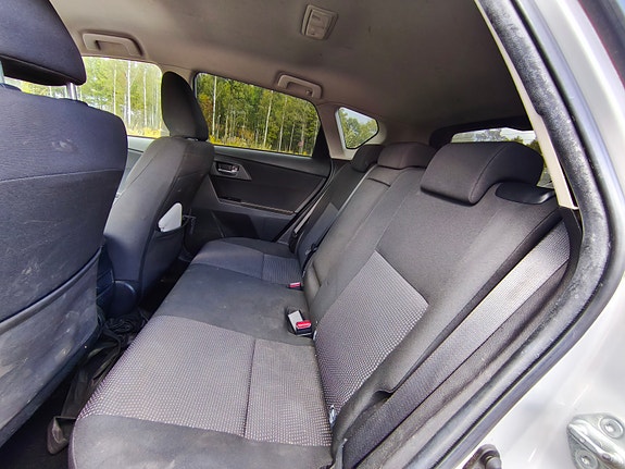 Toyota Auris 6 of 9