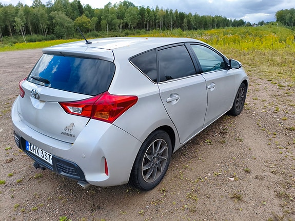 Toyota Auris 4 of 9