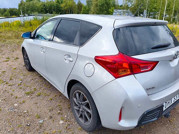 Toyota Auris 3 of 9
