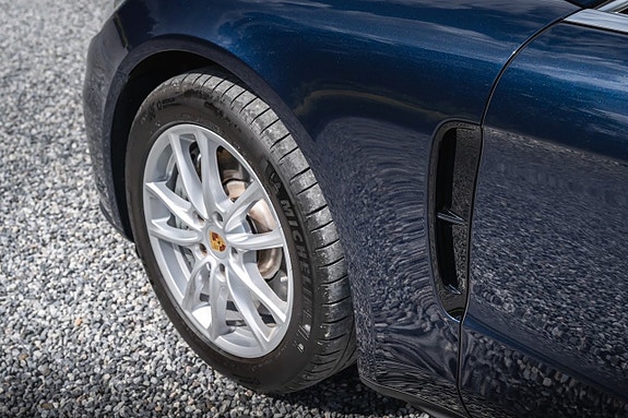 Porsche Panamera 4S 9 of 30
