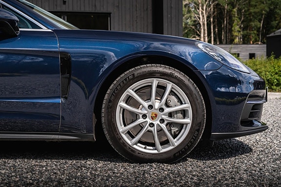 Porsche Panamera 4S 26 of 30