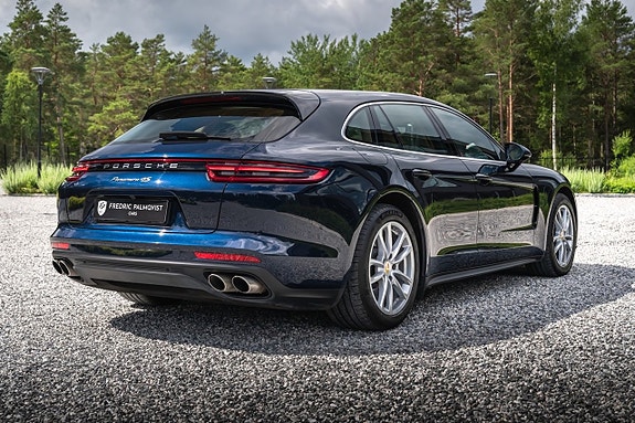 Porsche Panamera 4S 3 of 30