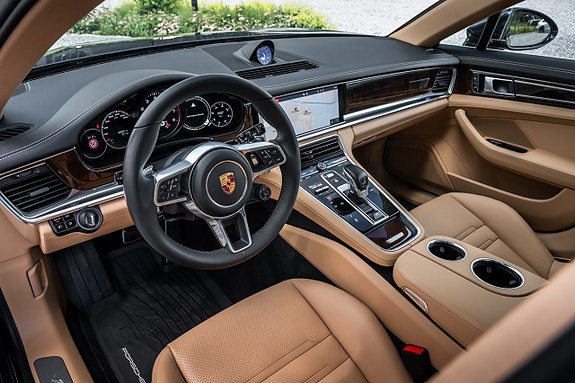 Porsche Panamera 4S 10 of 30