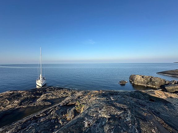 Segelbåt Aphrodite 25 – redo för nya äventyr 3 of 19