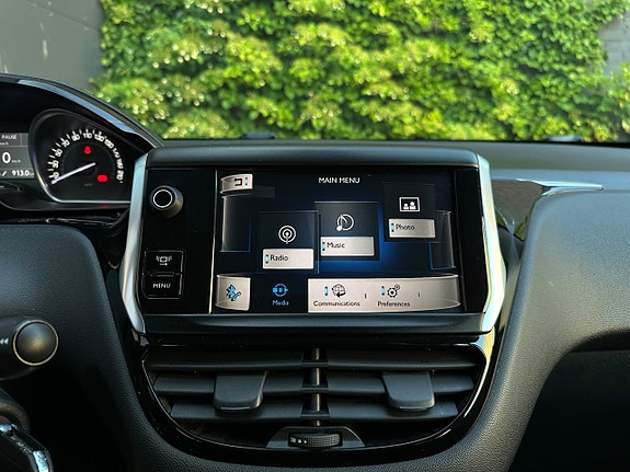 Peugeot 208 14 of 18