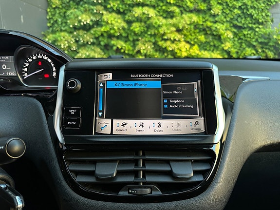 Peugeot 208 15 of 18