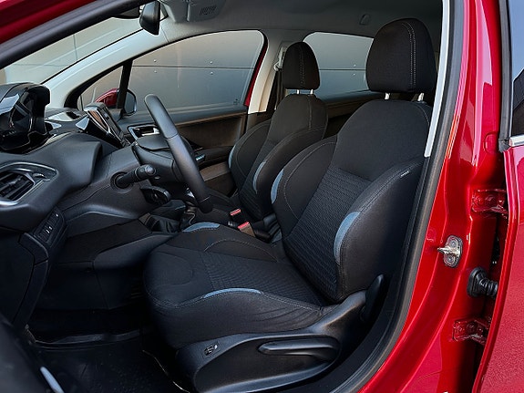 Peugeot 208 8 of 18