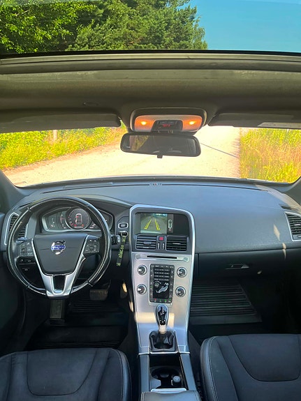 Volvo XC60 3 of 5