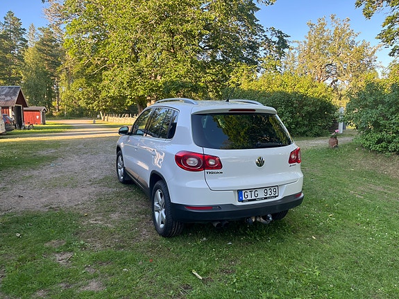 Volkswagen Tiguan 4 of 5