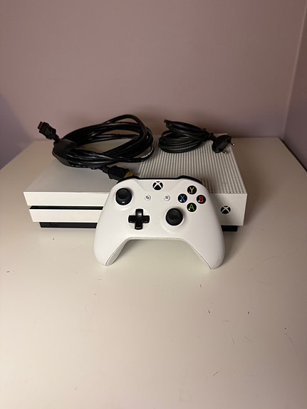 Xbox One S 500 GB – Original handkontroll + kablar image 2