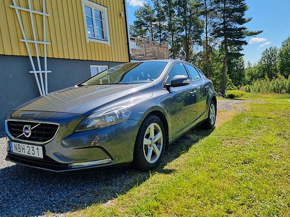 Volvo V40 4 of 5