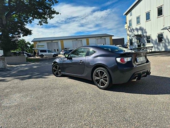Toyota GT86 3 of 5