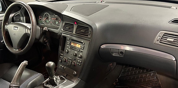 Volvo S60 10 of 18