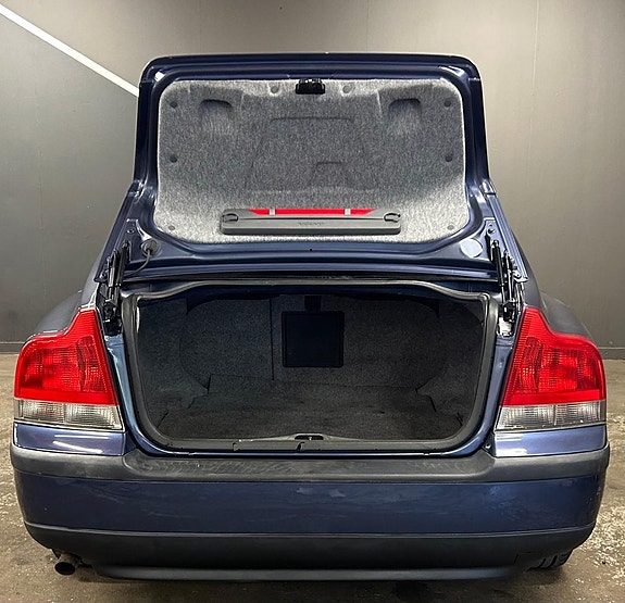 Volvo S60 9 of 18