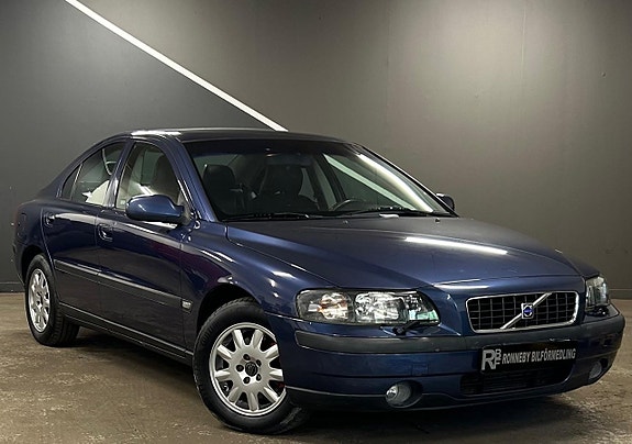 Volvo S60 3 of 5