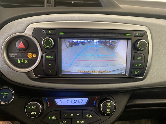 Toyota Yaris 15 of 15