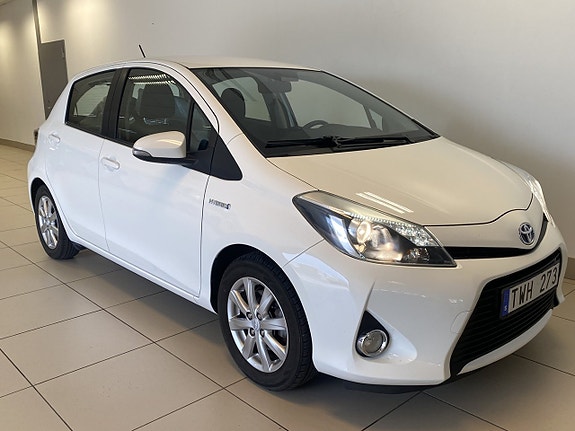 Toyota Yaris 8 of 15