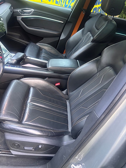 Audi e-tron 7 of 13
