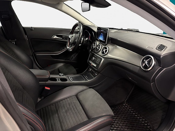 Mercedes-Benz CLA180 21 of 23