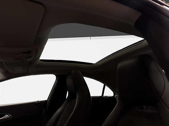 Mercedes-Benz CLA180 13 of 23