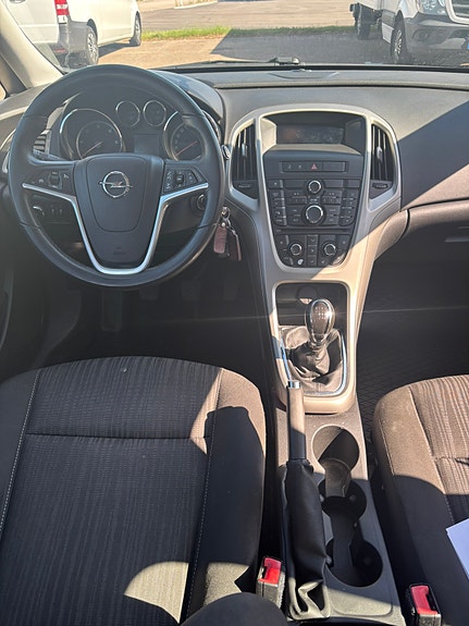 Opel Astra 4 of 5