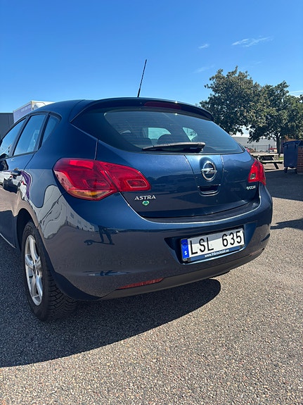 Opel Astra 3 of 5