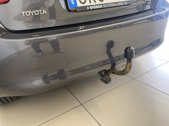 Toyota Auris 10 of 16