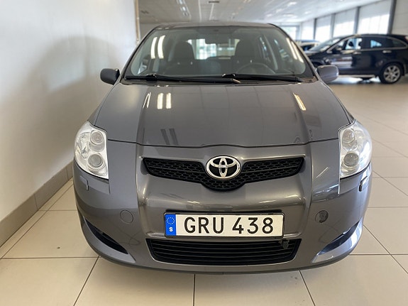 Toyota Auris 4 of 16