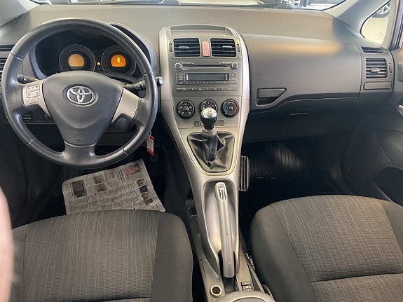 Toyota Auris 15 of 16