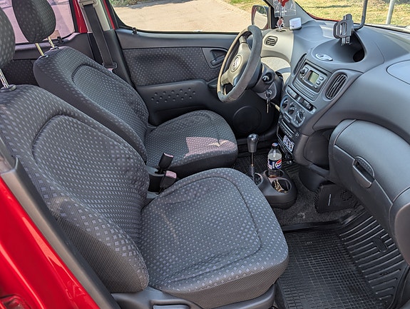 Toyota Yaris Verso 8 of 17