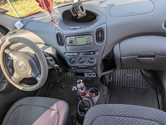 Toyota Yaris Verso 9 of 17