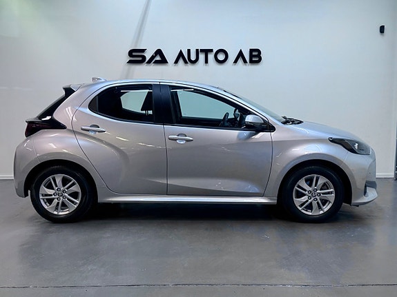 Toyota Yaris 5 of 25