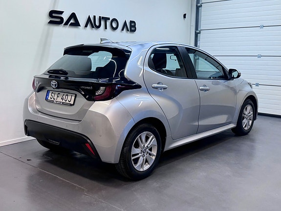 Toyota Yaris 6 of 25