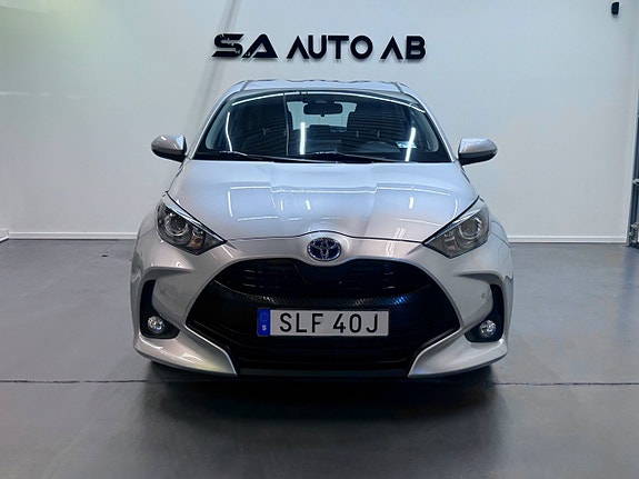 Toyota Yaris 3 of 25