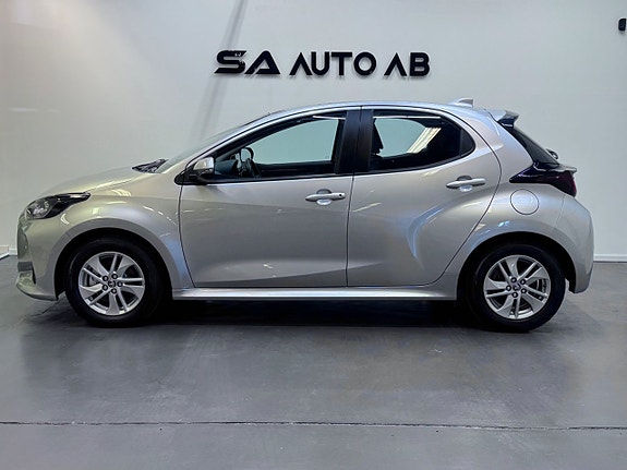 Toyota Yaris 4 of 25