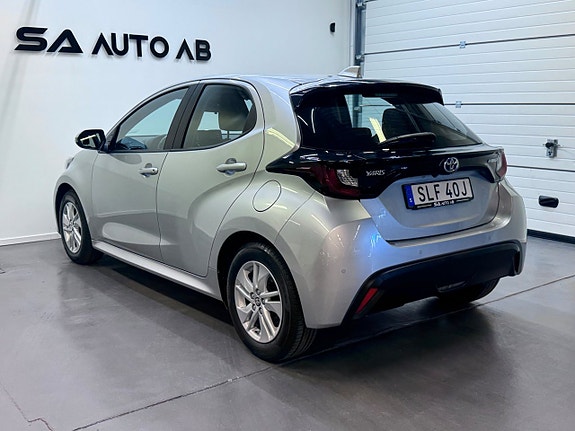 Toyota Yaris 7 of 25