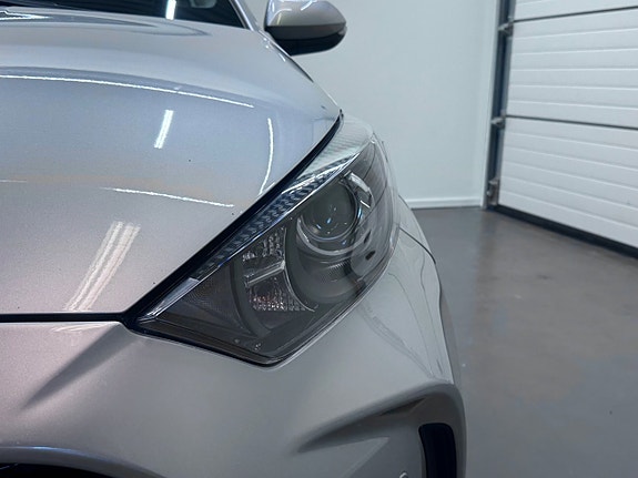 Toyota Yaris 10 of 25