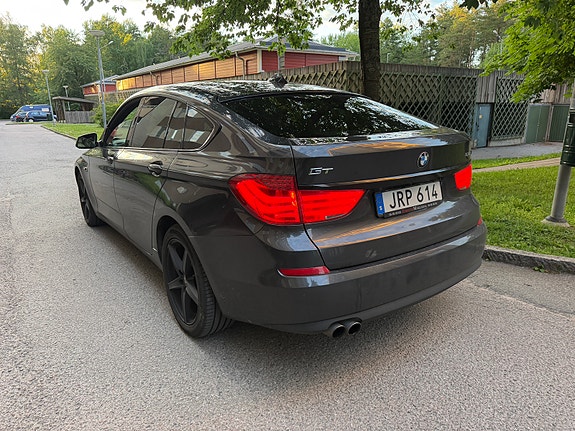 BMW 530d 4 of 5