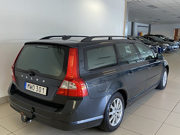 Volvo V70 4 of 5