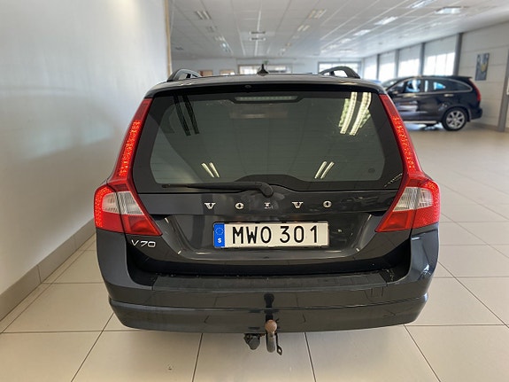 Volvo V70 3 of 5
