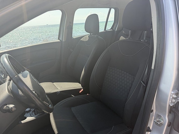 Dacia Logan 8 of 12
