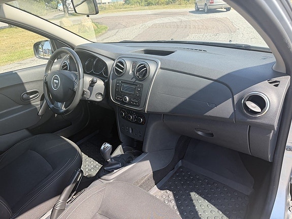 Dacia Logan 9 of 12